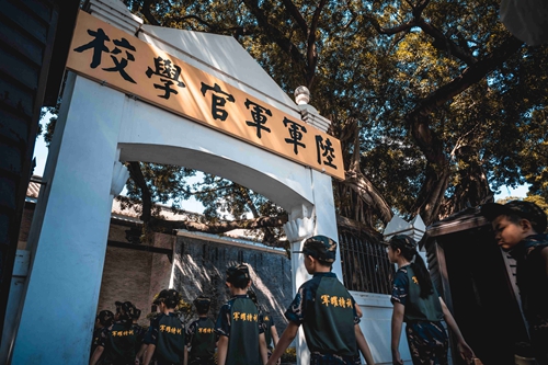 惠州军事夏令营营地，惠州11岁孩子黄埔军事夏令营研学拓展案例