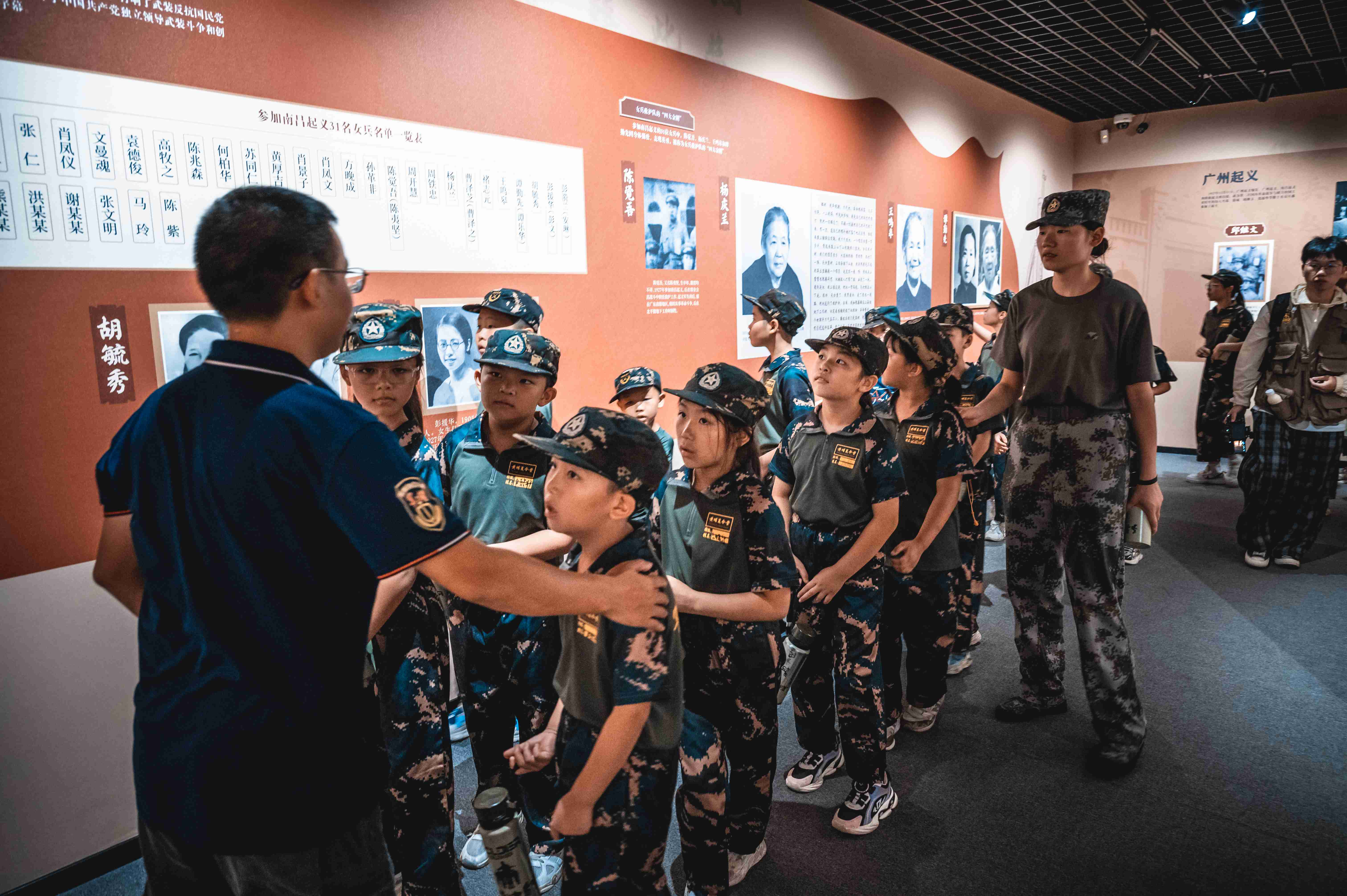 珠海夏令营军事军训收费，珠海12岁学生28天军事暑假夏令营军训案例