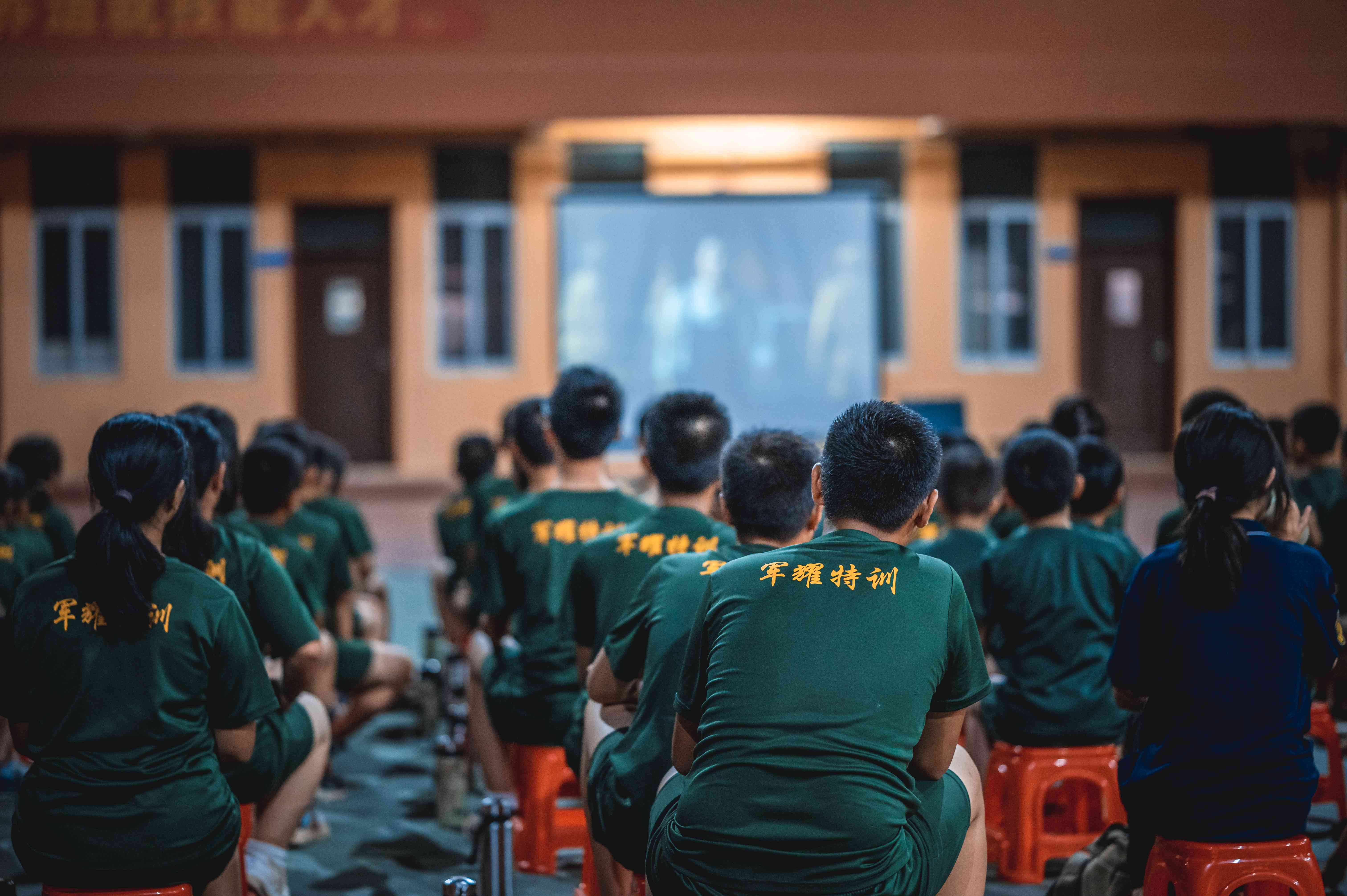 学生军事夏令营图片，东莞市10岁学生军事夏令营研学拓展案例