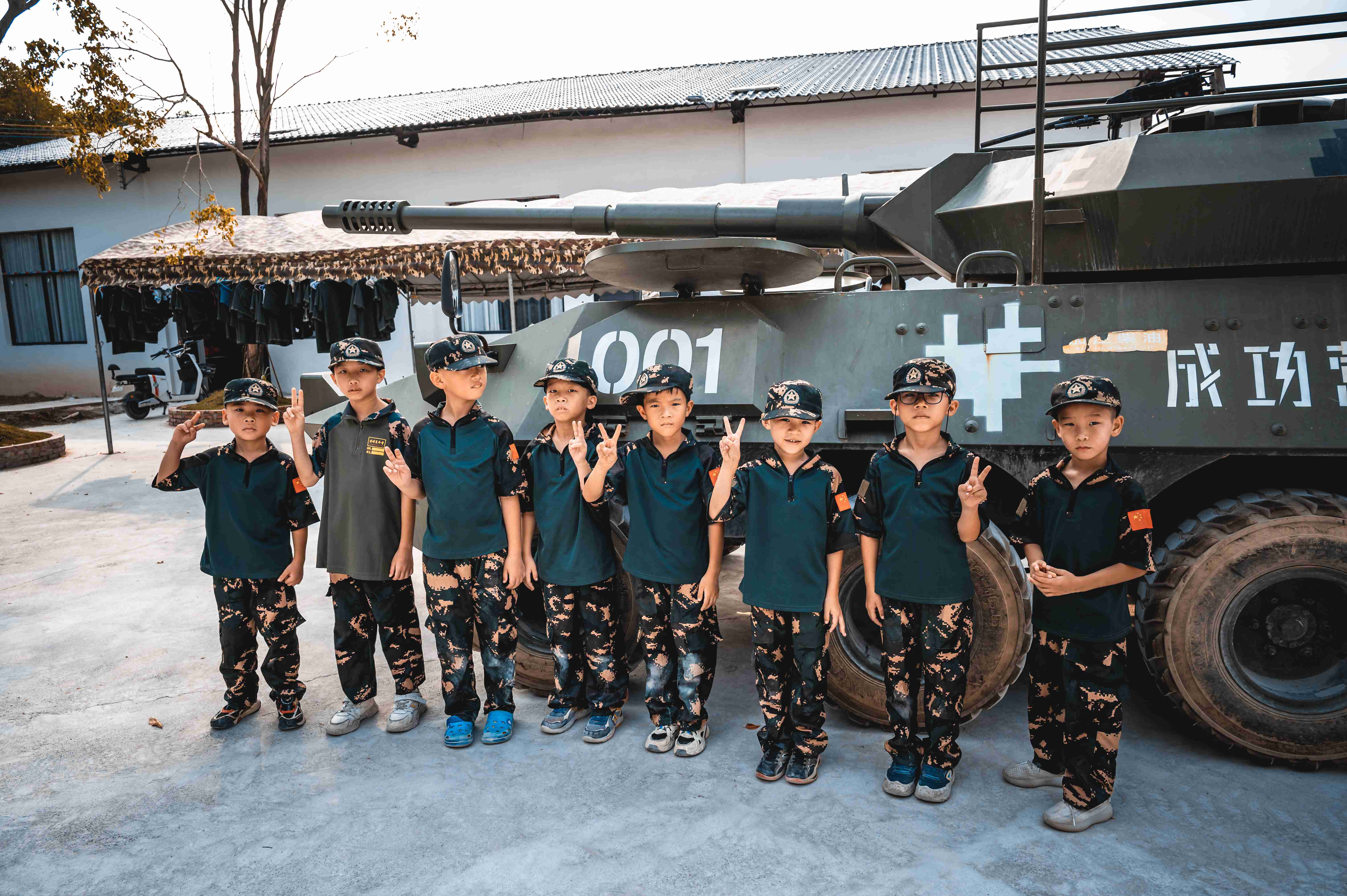 深圳市军事夏令营特训机构，12岁孩子28天军事夏令营研学拓展案例