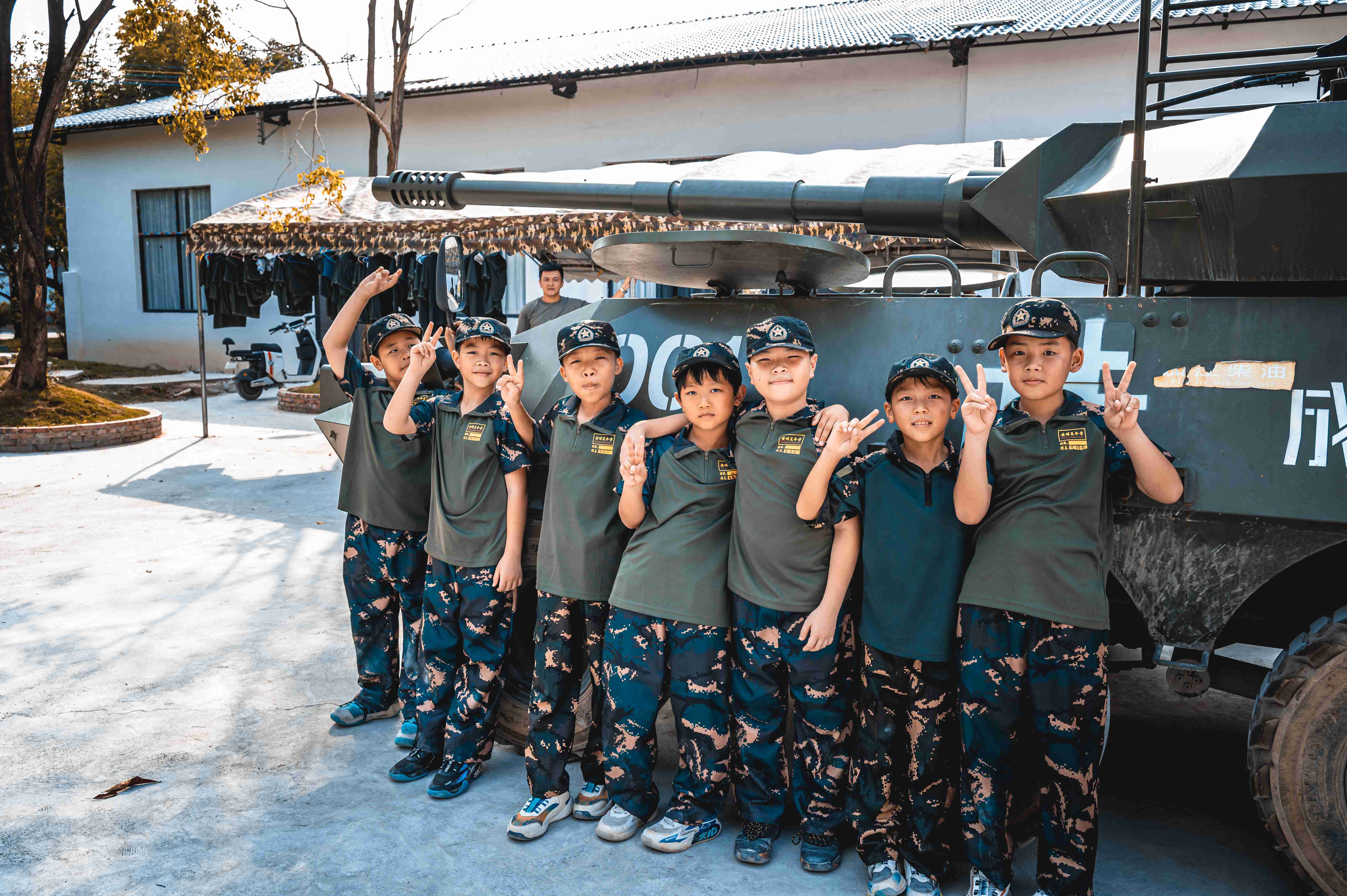 军事化夏令营报名，深圳市9岁学生7天黄埔军事化暑假夏令营培训案例